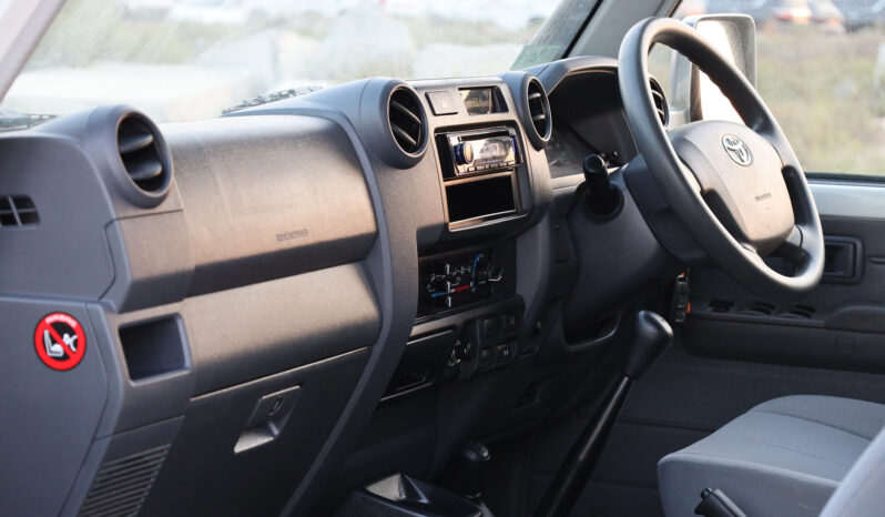 
								TOYOTA LAND CRUISER full									