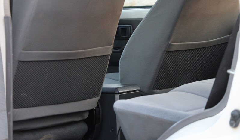 
								TOYOTA LAND CRUISER full									