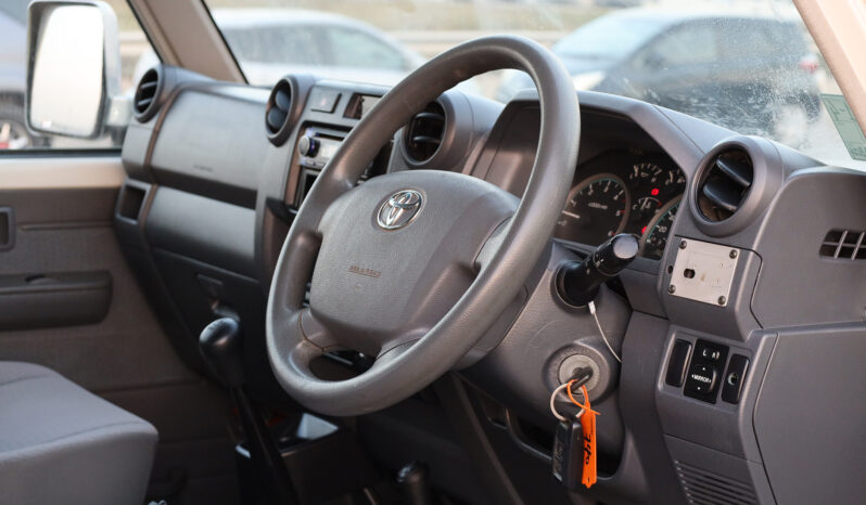 
								TOYOTA LAND CRUISER full									