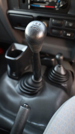 
										TOYOTA LAND CRUISER full									