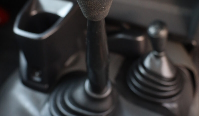 
								TOYOTA LAND CRUISER full									