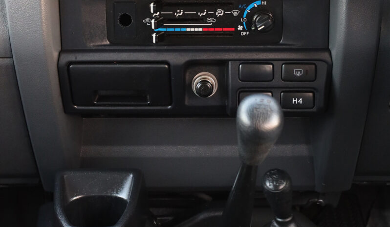 
								TOYOTA LAND CRUISER full									