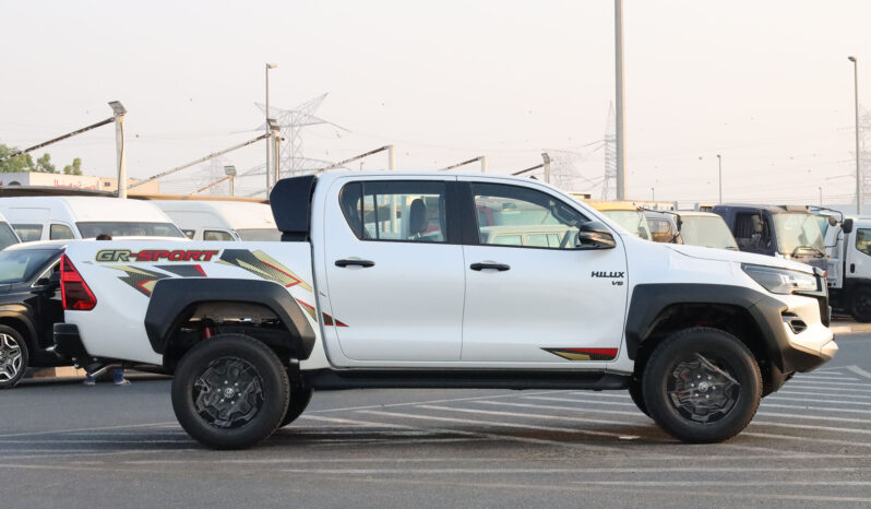 
								TOYOTA HILUX GR (SPORT) full									