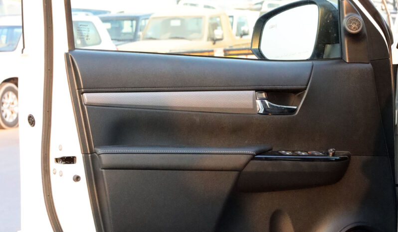 
								TOYOTA HILUX GR (SPORT) full									