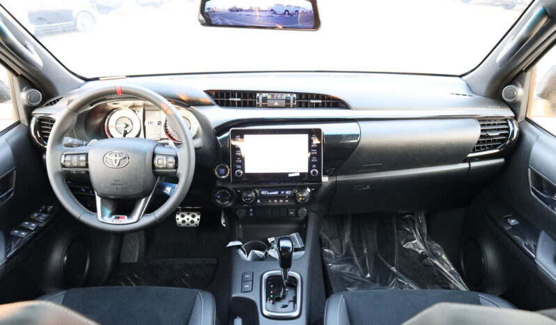 
								TOYOTA HILUX GR (SPORT) full									