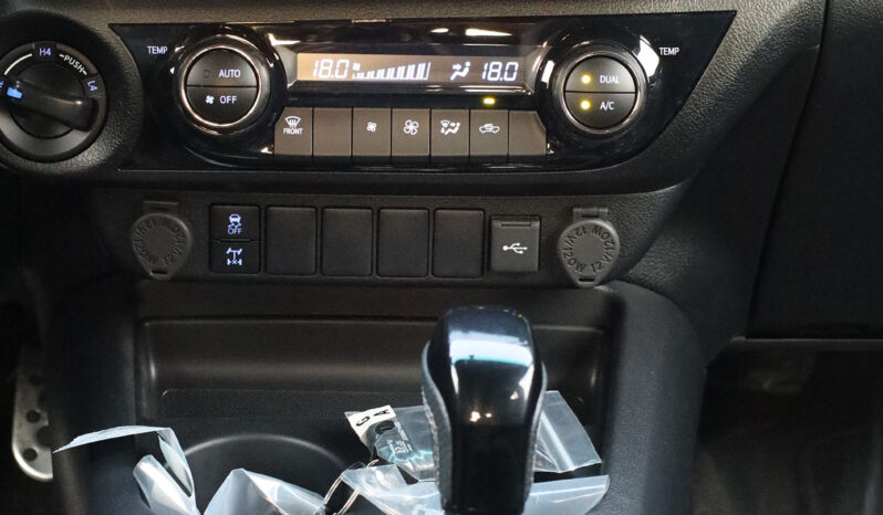 
								TOYOTA HILUX GR (SPORT) full									
