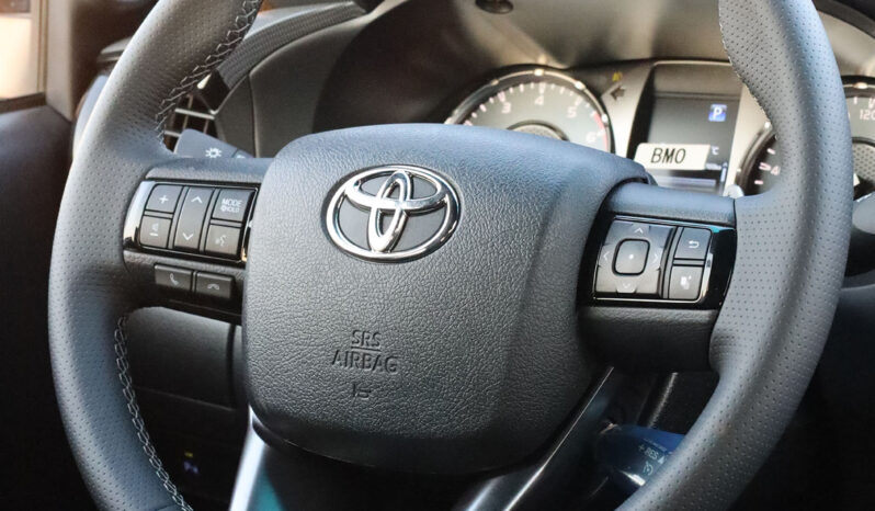 
								TOYOTA HILUX GR (SPORT) full									