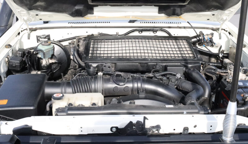 
								TOYOTA LAND CRUISER full									