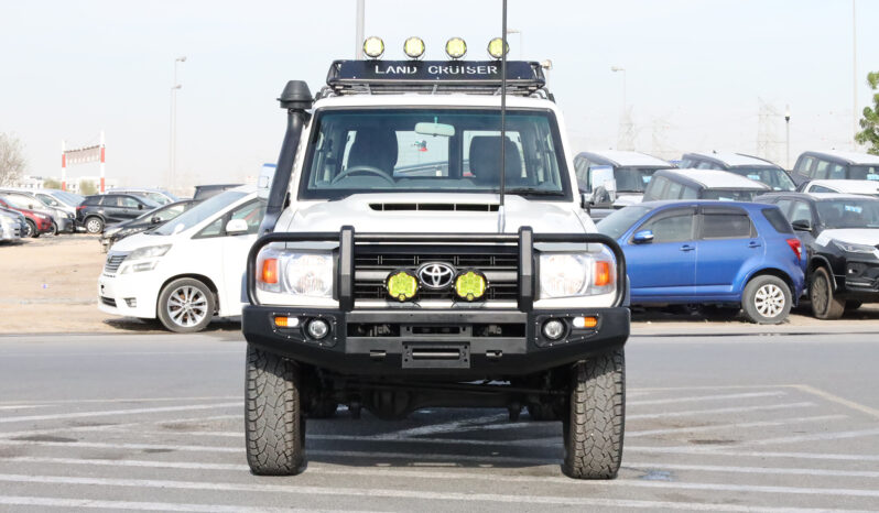 
								TOYOTA LAND CRUISER full									