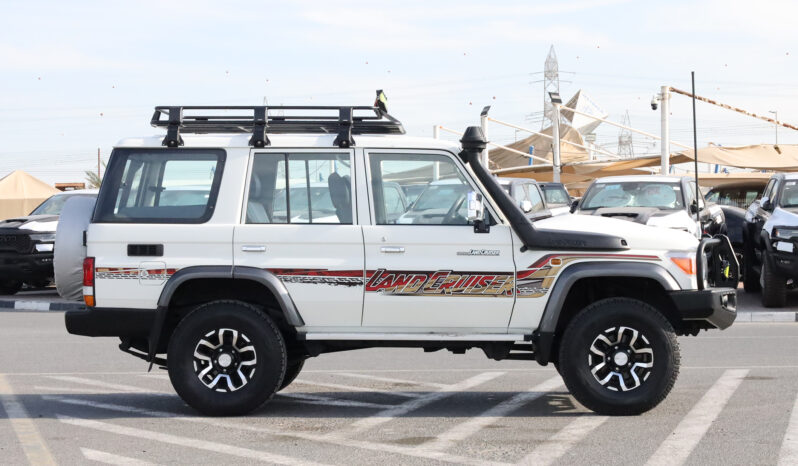 
								TOYOTA LAND CRUISER full									