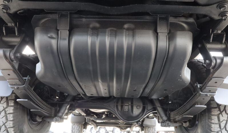 
								TOYOTA LAND CRUISER full									