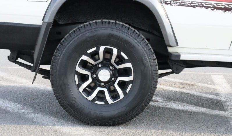 
								TOYOTA LAND CRUISER full									