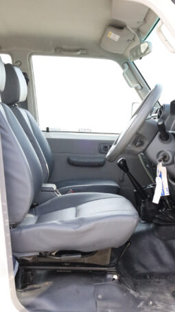 
										TOYOTA LAND CRUISER full									