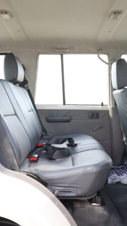 
										TOYOTA LAND CRUISER full									