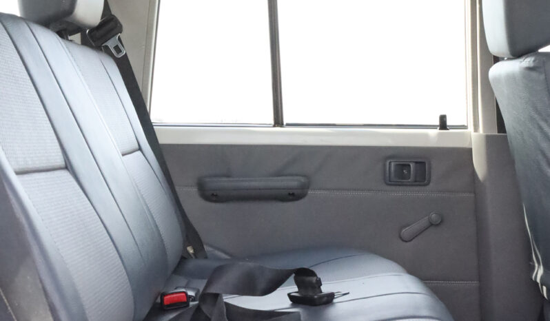 
								TOYOTA LAND CRUISER full									
