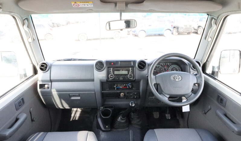 
								TOYOTA LAND CRUISER full									