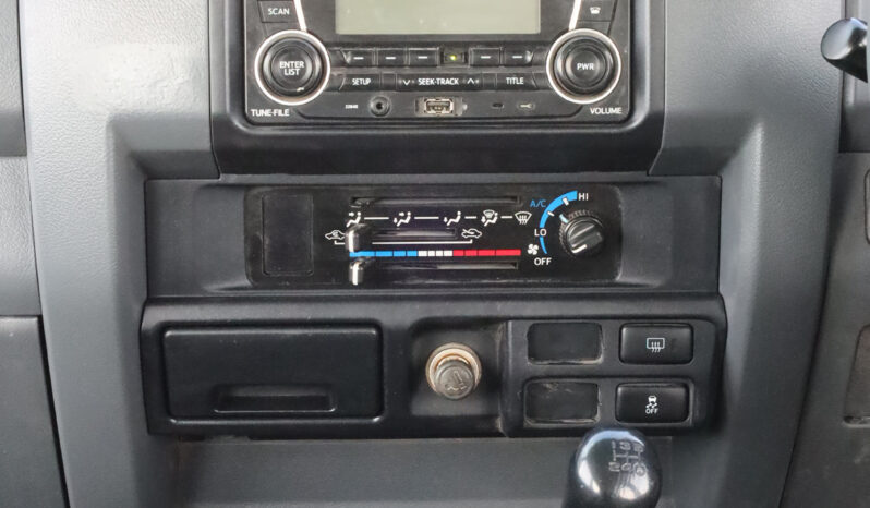 
								TOYOTA LAND CRUISER full									