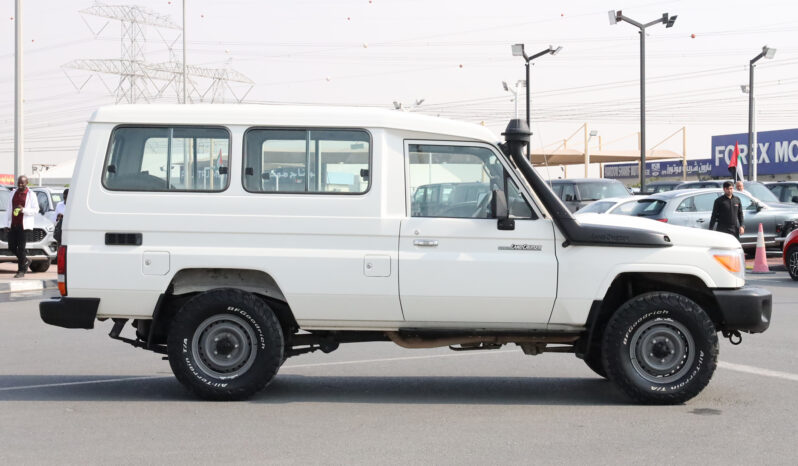 
								TOYOTA LAND CRUISER full									