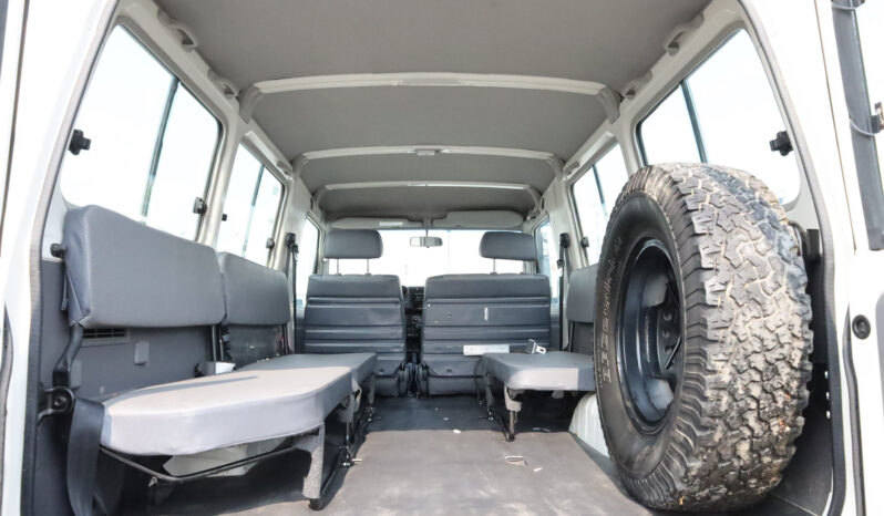 
								TOYOTA LAND CRUISER full									