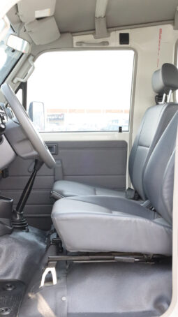 
										TOYOTA LAND CRUISER full									