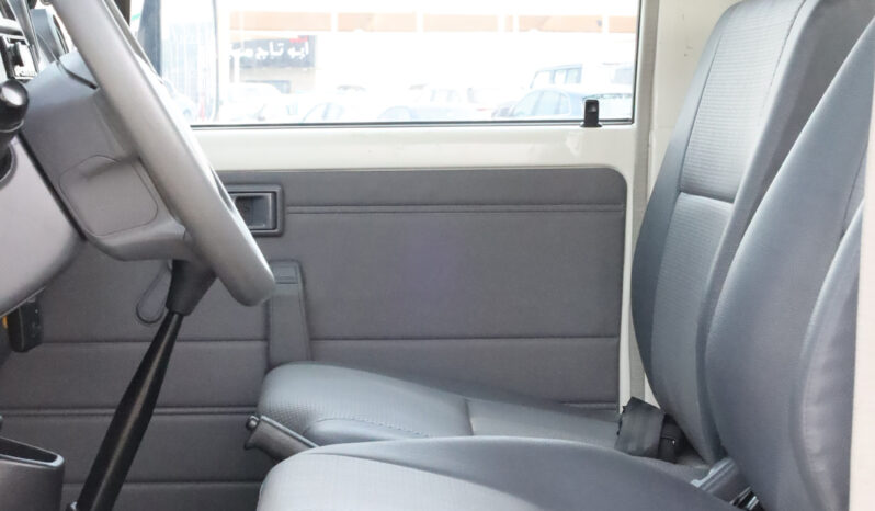 
								TOYOTA LAND CRUISER full									