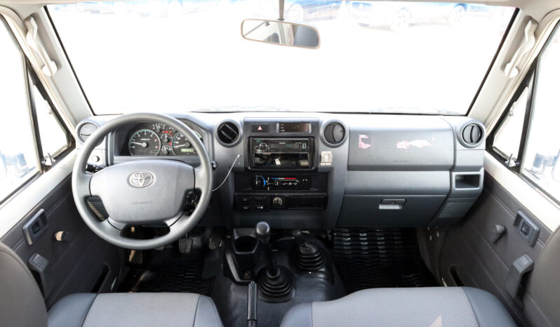 
								TOYOTA LAND CRUISER full									