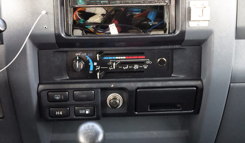
								TOYOTA LAND CRUISER full									