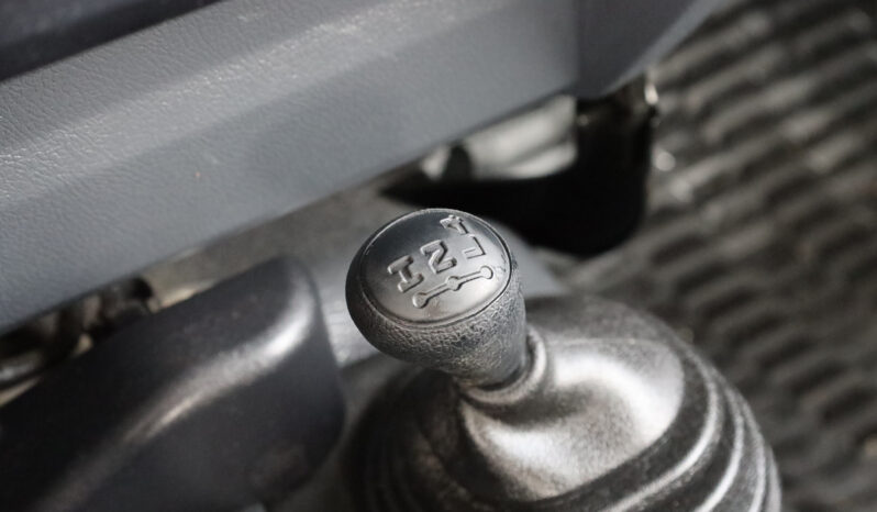 
								TOYOTA LAND CRUISER full									