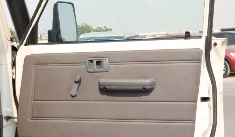 
								TOYOTA LAND CRUISER full									