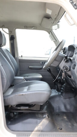 
										TOYOTA LAND CRUISER full									