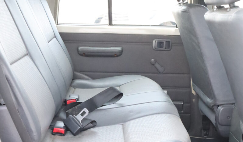 
								TOYOTA LAND CRUISER full									