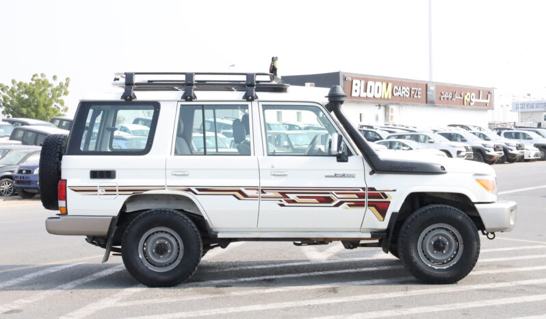 
								TOYOTA LAND CRUISER full									