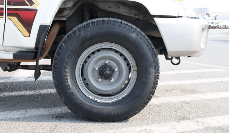 
								TOYOTA LAND CRUISER full									