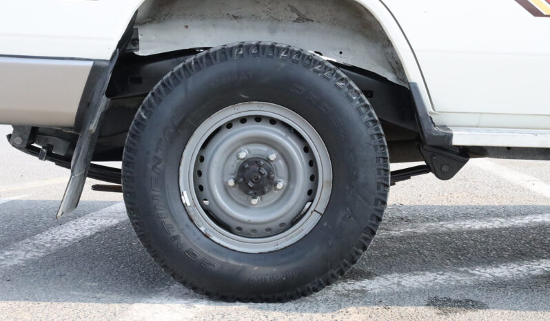 
								TOYOTA LAND CRUISER full									