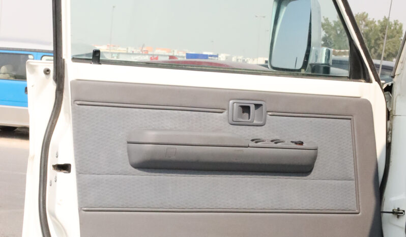 
								TOYOTA LAND CRUISER full									