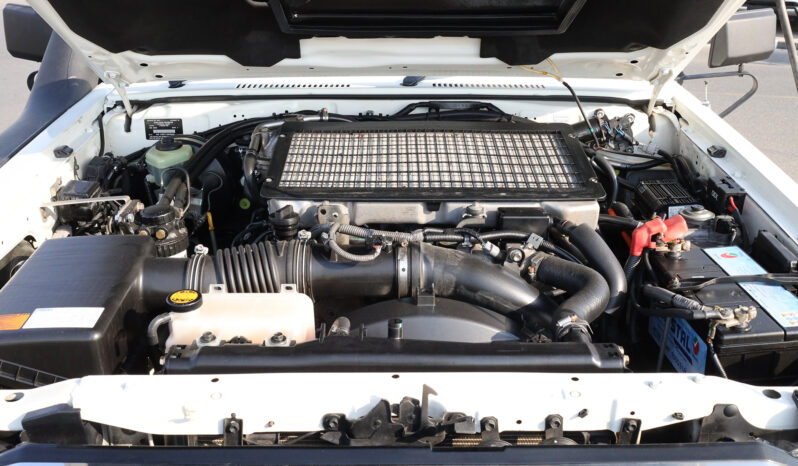 
								TOYOTA LAND CRUISER full									