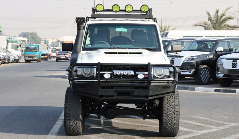 
								TOYOTA LAND CRUISER full									