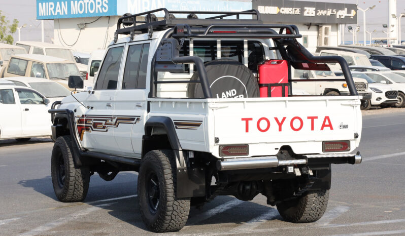 
								TOYOTA LAND CRUISER full									