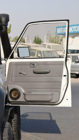 
										TOYOTA LAND CRUISER full									