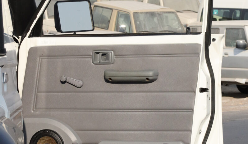 
								TOYOTA LAND CRUISER full									