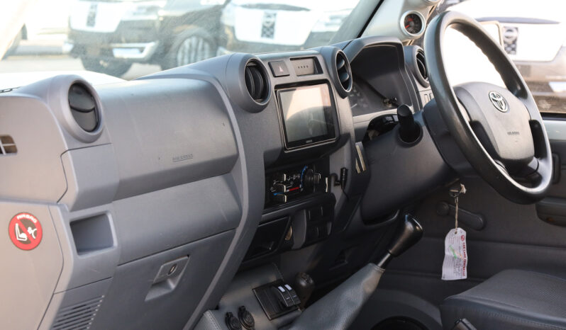 
								TOYOTA LAND CRUISER full									
