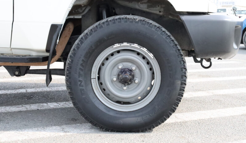 
								TOYOTA LAND CRUISER full									