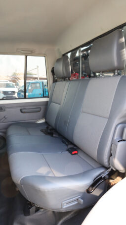 
										TOYOTA LAND CRUISER full									