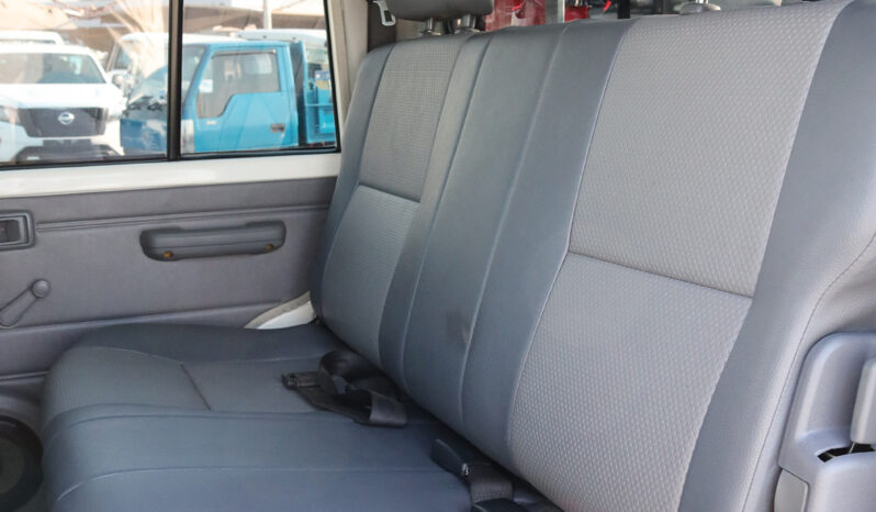 
								TOYOTA LAND CRUISER full									