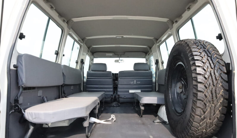 
								TOYOTA LAND CRUISER full									