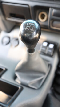 
										TOYOTA LAND CRUISER full									
