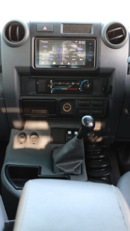 
										TOYOTA LAND CRUISER full									
