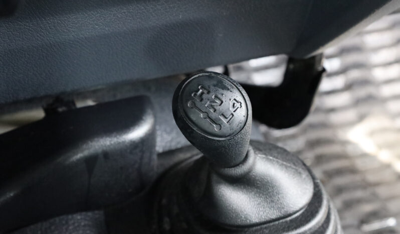 
								TOYOTA LAND CRUISER full									
