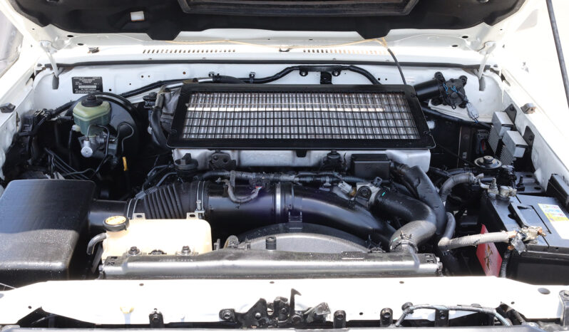 
								TOYOTA LAND CRUISER full									
