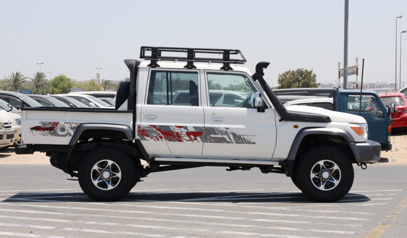 
								TOYOTA LAND CRUISER full									